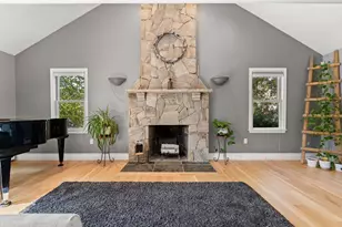 15 Beverly St, Quincy, MA 02169 - Photo 4