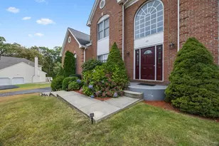 22 Faulkner Rd, Shrewsbury, MA 01545 - Photo 2