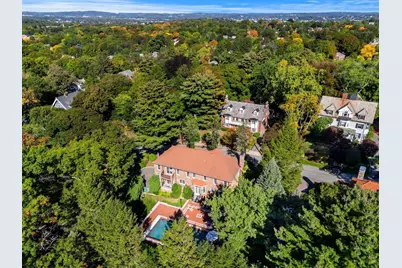 7 Monadnock Rd, Newton, MA 02467 - Photo 4