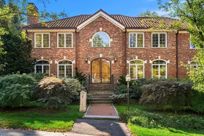 7 Monadnock Rd, Newton, MA 02467 - Photo 2