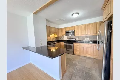 1002 Paradise Rd #3R, Swampscott, MA 01907 - Photo 8