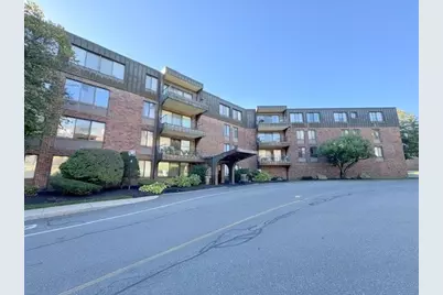 1002 Paradise Rd #3R, Swampscott, MA 01907 - Photo 1