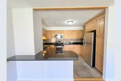 1002 Paradise Rd #3R, Swampscott, MA 01907 - Photo 12