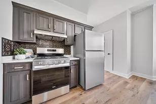 68 Pleasant St, Newburyport, MA 01950 - Photo 2