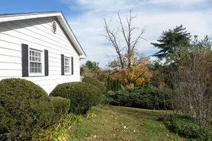 76 Hillview Rd, Holyoke, MA 01040 - Photo 4