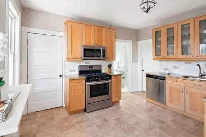 5 Henry St #1, Belmont, MA 02478 - Photo 8