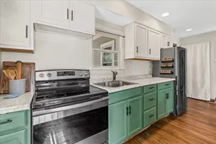 13 Clifford St, Middleboro, MA 02324 - Photo 8