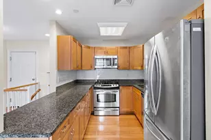 15 Whipple Ave, Boston, MA 02131 - Photo 4