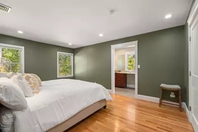 10 Lantern Rd, Framingham, MA 01702 - Photo 18
