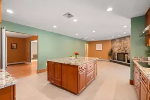 10 Lantern Rd, Framingham, MA 01702 - Photo 8