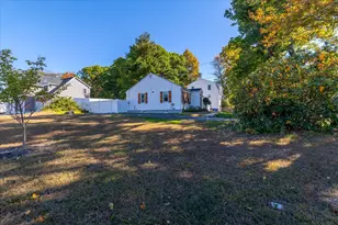 60 Mt Pleasant St, Milford, MA 01757 - Photo 10