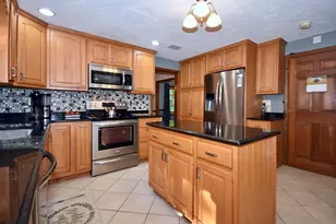 29 Purchase St, Middleborough, MA 02346 - Photo 4