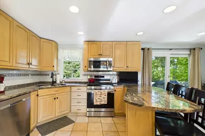 31 Bow St, Carver, MA 02330 - Photo 12