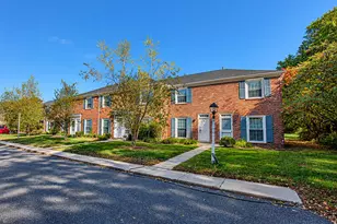 57 Williamsburg Dr, Springfield, MA 01108 - Photo 2