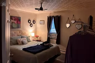 25 Pleasant St, Greenfield, MA 01301 - Photo 12