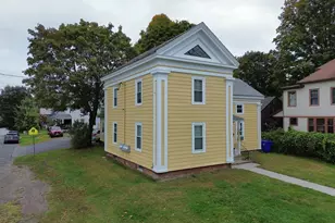 25 Pleasant St, Greenfield, MA 01301 - Photo 24