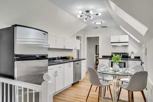 9-11 Claflin Pl, Newton, MA 02460 - Photo 8
