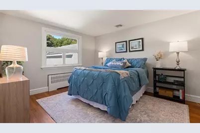 2 Minot St, Wakefield, MA 01880 - Photo 12
