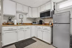 46 Kenmore Rd, Waltham, MA 02453 - Photo 26