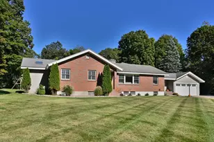 48 Border Rd, Reading, MA 01867 - Photo 1