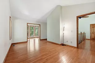 127 Pleasant St, Southampton, MA 01073 - Photo 16