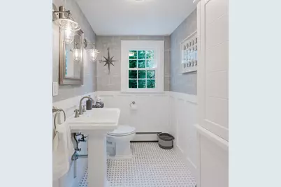 21 Thatcher St, Dartmouth, MA 02748 - Photo 18