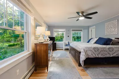 21 Thatcher St, Dartmouth, MA 02748 - Photo 24