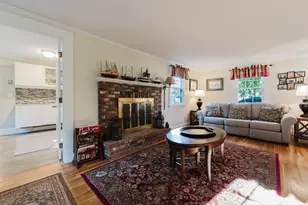 21 Thatcher St, Dartmouth, MA 02748 - Photo 10