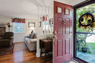 21 Thatcher St, Dartmouth, MA 02748 - Photo 8
