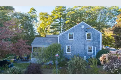 21 Thatcher St, Dartmouth, MA 02748 - Photo 4