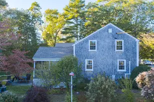 21 Thatcher St, Dartmouth, MA 02748 - Photo 4