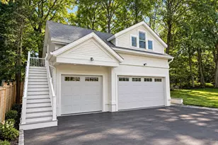 22 Winthrop St, Newton, MA 02465 - Photo 12