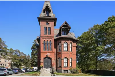 8 Claremont St #3A, Worcester, MA 01610 - Photo 2