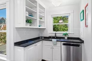 28 Elmwood St, Somerville, MA 02144 - Photo 10