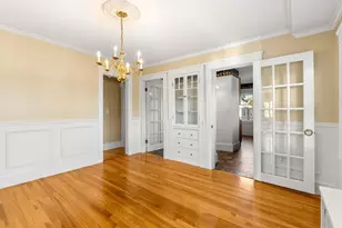 2 Orchard St, Salem, MA 01970 - Photo 8