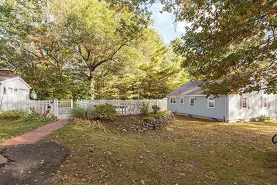 375 Russell Street, Woburn, MA 01801 - Photo 4