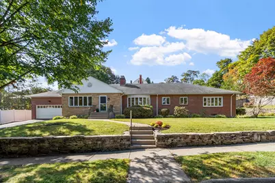19 Chamberlain Pkwy, Worcester, MA 01602 - Photo 1