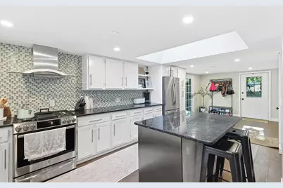 52 Cranch St, Weymouth, MA 02189 - Photo 8