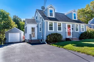 428 W Union St, East Bridgewater, MA 02333 - Photo 2