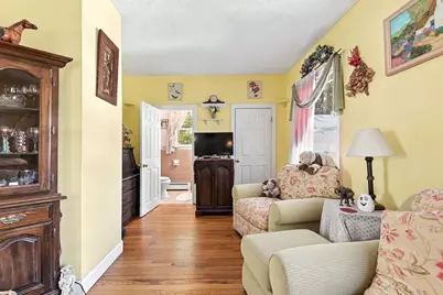 4 Prospect St, North Attleboro, MA 02760 - Photo 8