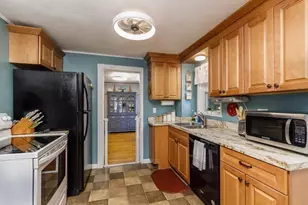 53 Elizabeth St, Gardner, MA 01440 - Photo 2
