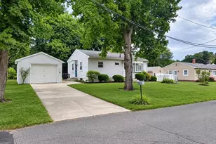 81 Beveridge Blvd, Westfield, MA 01085 - Photo 2