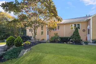 17 Cork Cir, Millville, MA 01529 - Photo 2