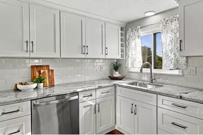 14 Coronet Ave, Methuen, MA 01844 - Photo 6