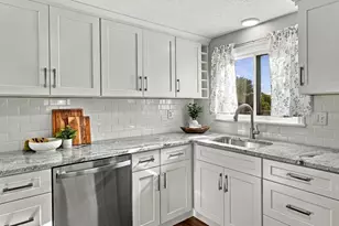 14 Coronet Ave, Methuen, MA 01844 - Photo 6