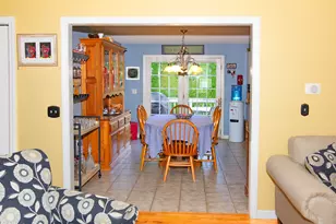 11 Dale St, East Longmeadow, MA 01028 - Photo 10