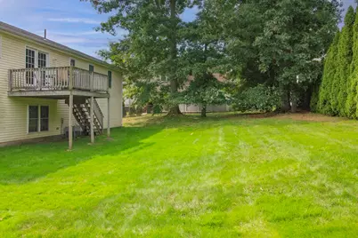 11 Dale St, East Longmeadow, MA 01028 - Photo 4