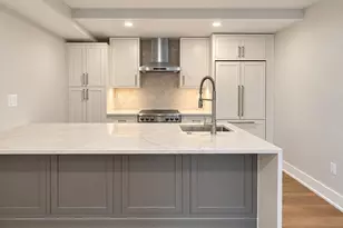 804 E 7th St, Boston, MA 02127 - Photo 2