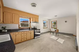 60 Sunhill Rd, Taunton, MA 02780 - Photo 2