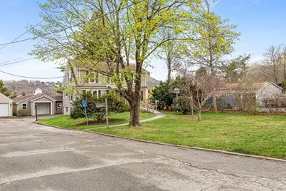 1292 Riverside Ave, Somerset, MA 02726 - Photo 4